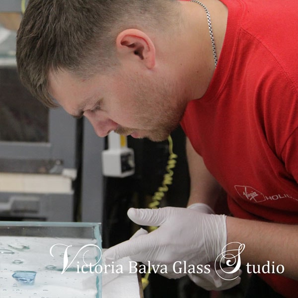 Master glass beveler Yurii Serhieiev is specializing in hand polished and cold worked glass for stained leaded glass domes